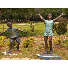 Populäre Designs Life Size Bronze Boy und Girl spielen Statue für Garten